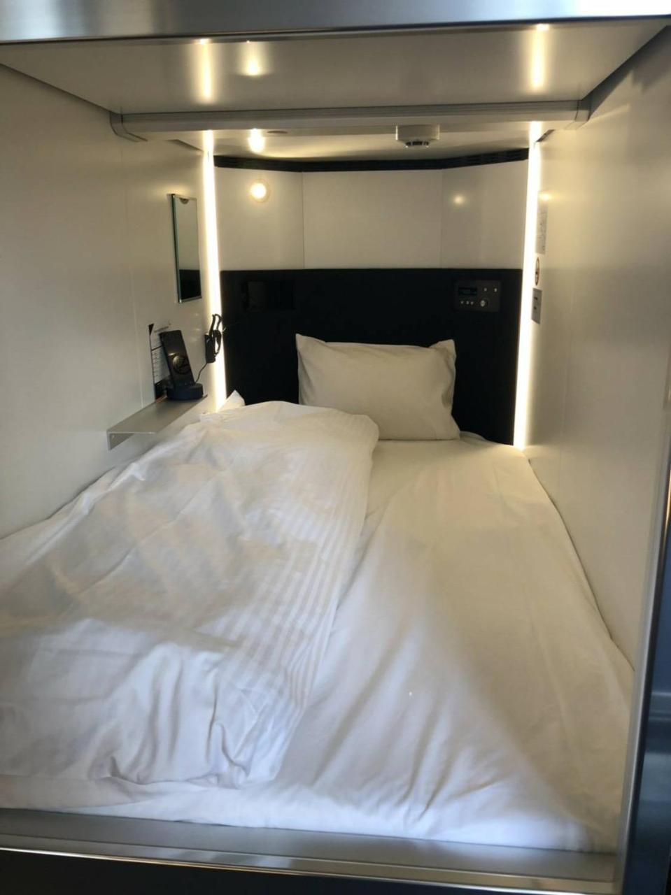 Hearts Capsule Hotel & Spa Hakata Fukuoka  Exterior photo